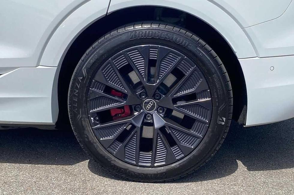 Audi Q8 Photo at-66624f07bc1345cb94209dcf54f282e8.jpg