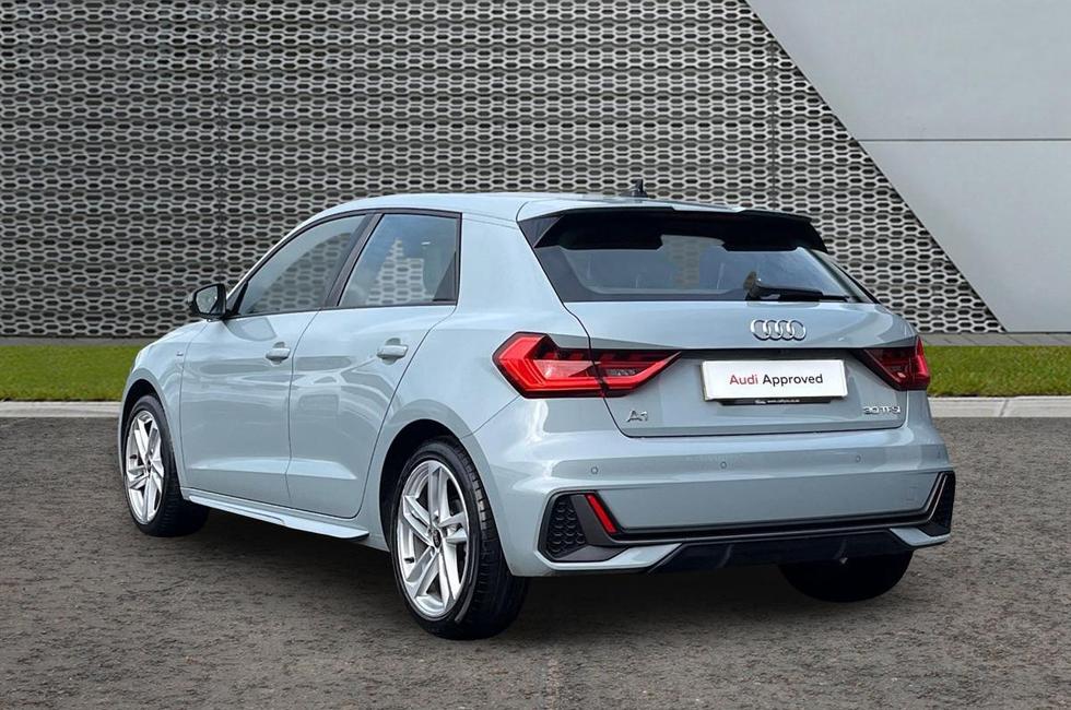 Audi A1 Photo at-666f4cebcd374c81bfa952e72e9e707f.jpg
