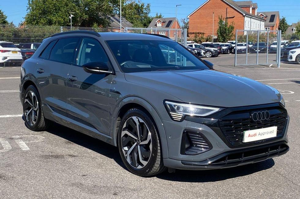 Audi Q8 Photo at-668096db78c0416d8ecf5938c062ba9e.jpg