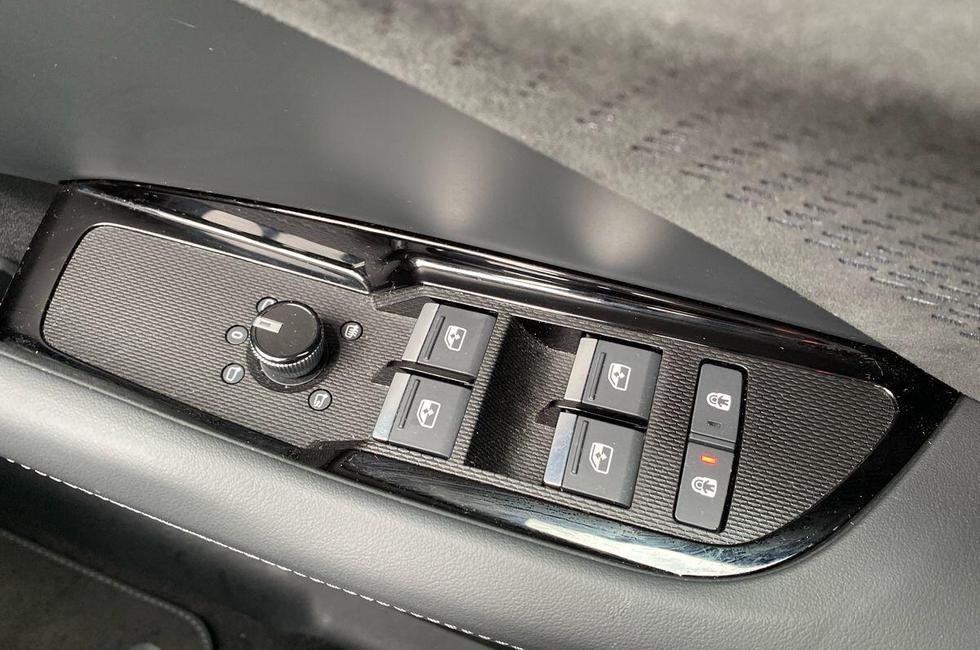 Audi Q3 Photo at-668885aa116345be9c9f3348e85dba30.jpg