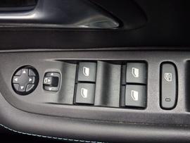 Peugeot E-208 Photo 18