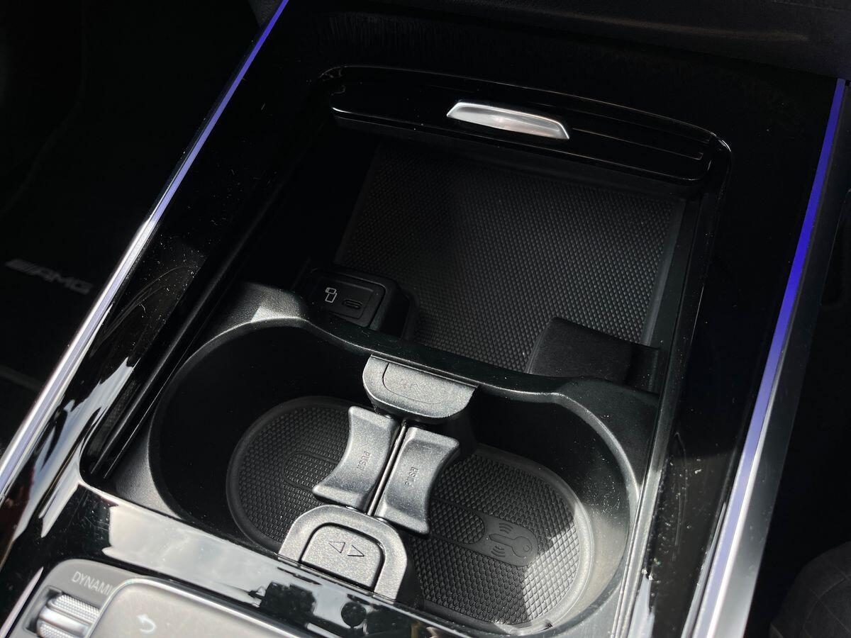 Mercedes-Benz EQB Photo 39