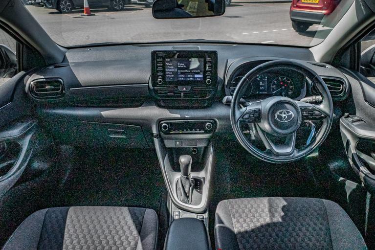 Used Toyota Yaris CP72VKN 8