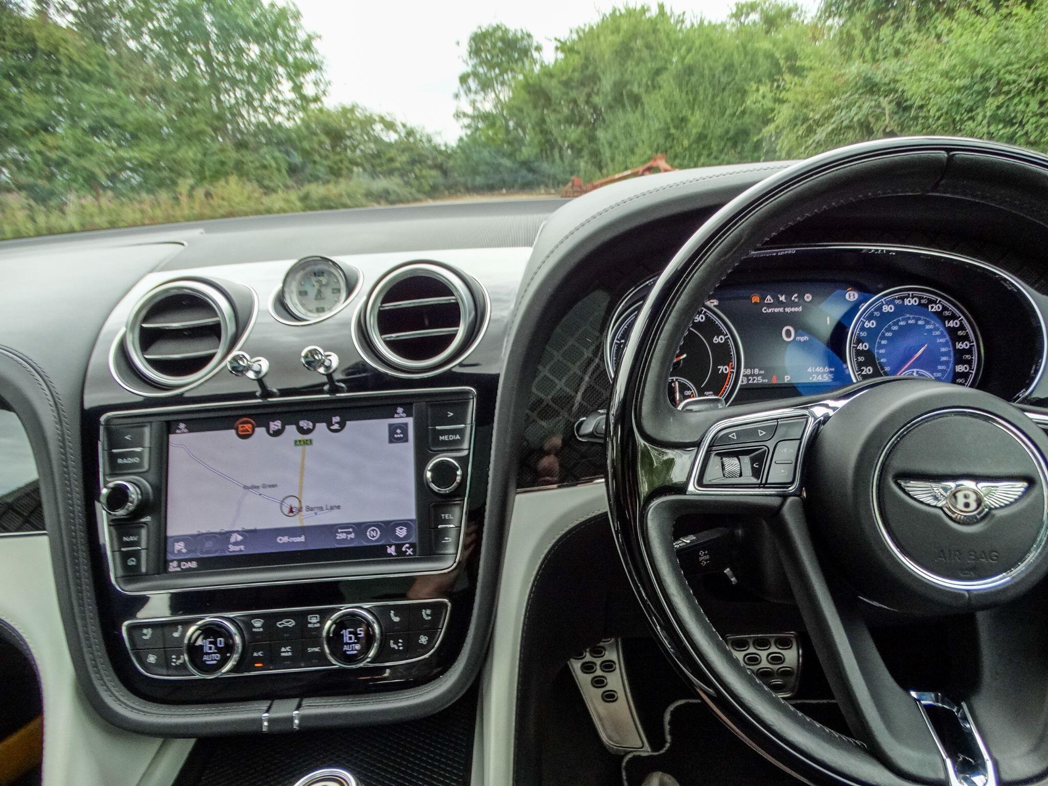 Bentley Bentayga 4.0 V8 Auto 4WD Euro 6 (s/s) 5dr — photo 8