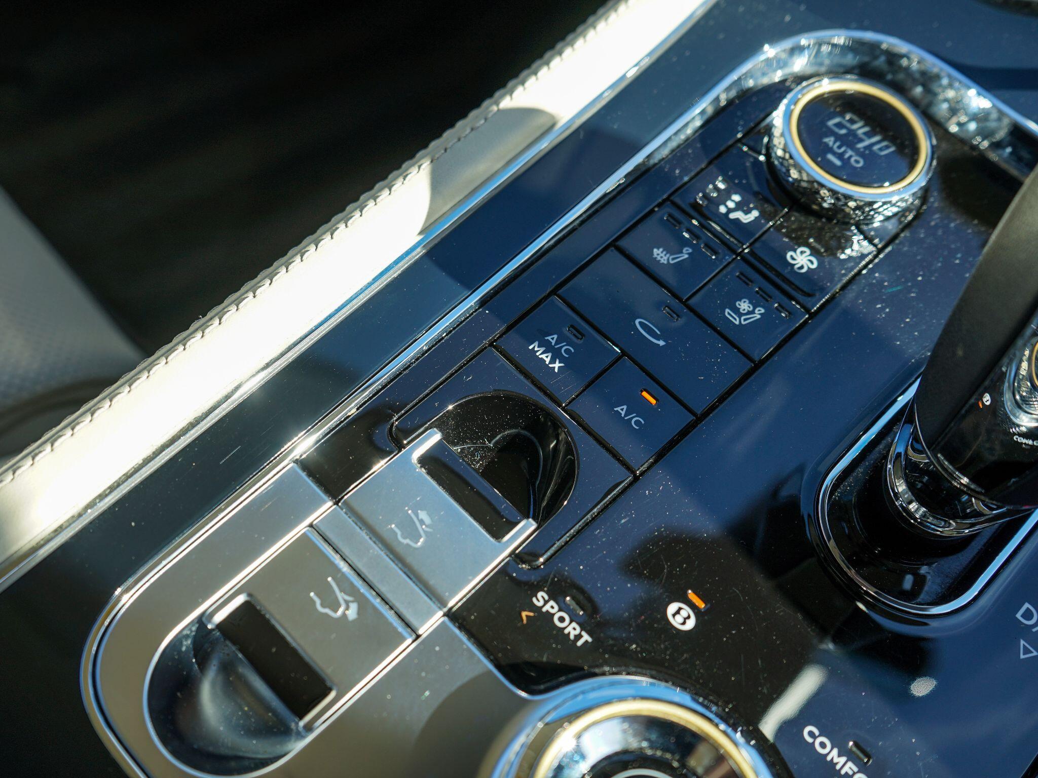 Bentley Continental 4.0 V8 GT Coupe 2dr Petrol Auto 4WD Euro 6 (s/s) (550 ps) — photo 32