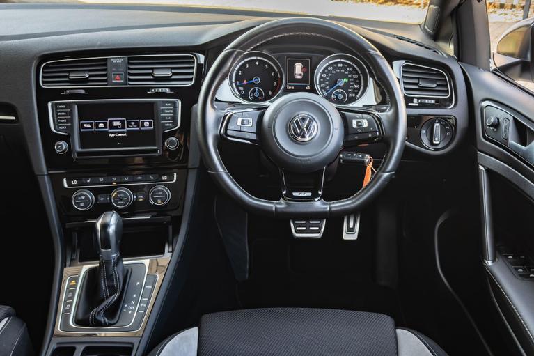 Used Volkswagen Golf DA66WMW 23