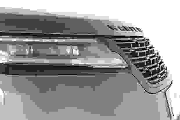Land Rover RANGE ROVER VELAR Photo at-6775fb0a2885492c921982d821f03f17.jpg
