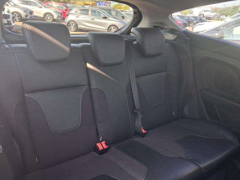 Ford Fiesta Photo at-67764124dba34cd49d525693133778e2.jpg