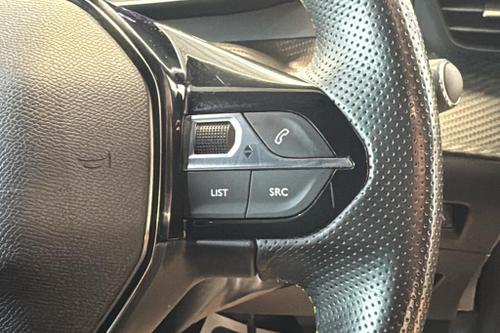 Peugeot 2008 Photo at-677b3d5b4f374f6f8829abc97686451c.jpg