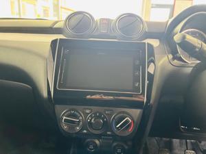 Suzuki Swift Photo 36