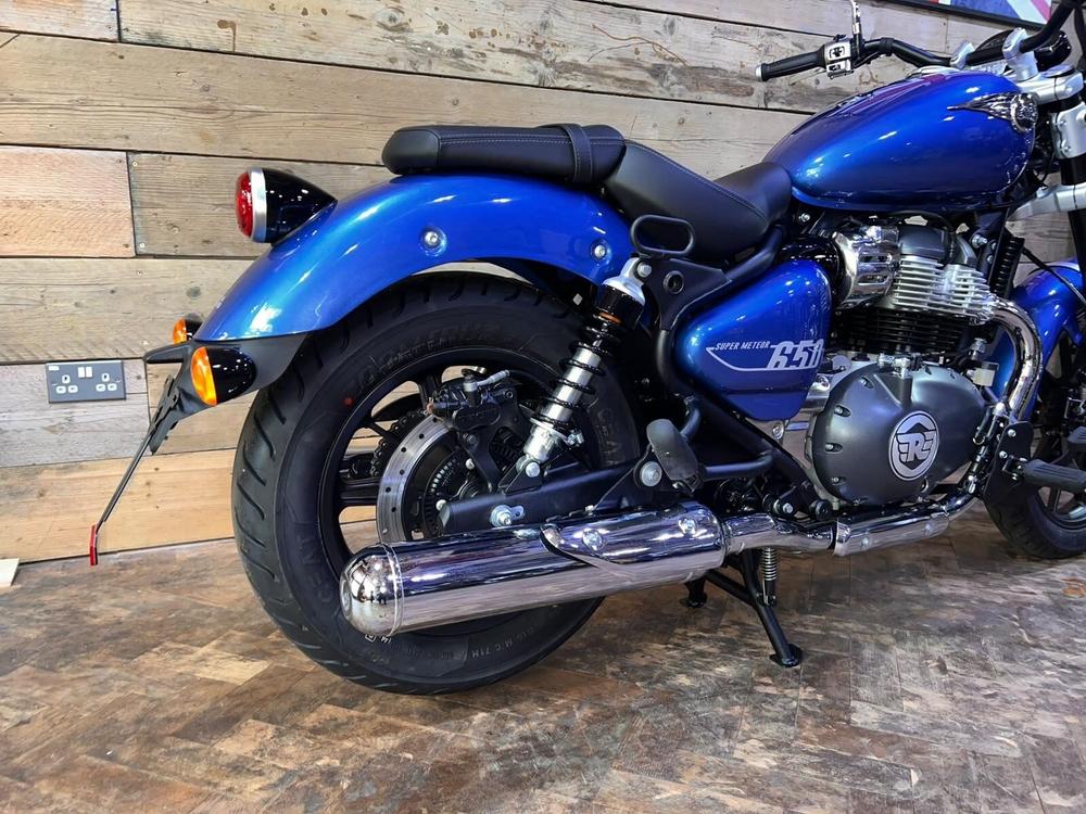 Royal Enfield Super Meteor 650 Photo at-678417b5fb2b49a3b5fcc65b068266e3.jpg