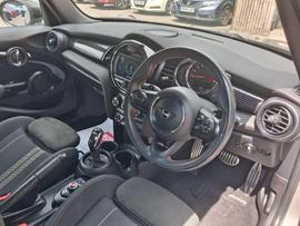 MINI Hatch Photo 11