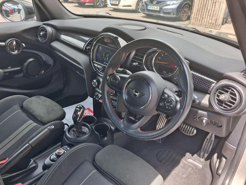 MINI Hatch Photo at-678a798a8c5c44c8b41492aa9646b506.jpg