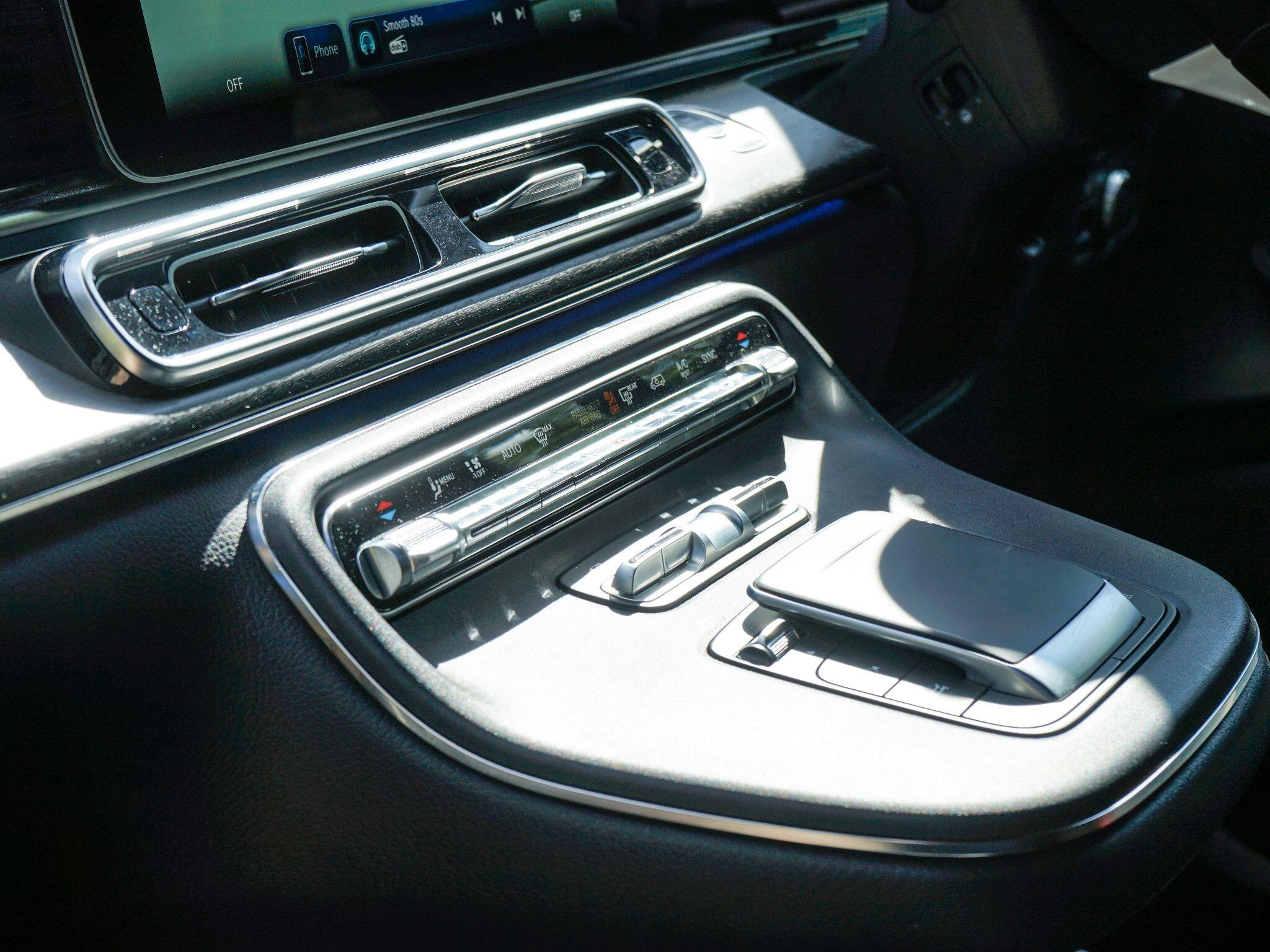 Mercedes-Benz V Class 2.0 V300d Premium G-Tronic+ Euro 6 (s/s) 5dr (8 Seat Extra Long) — photo 17