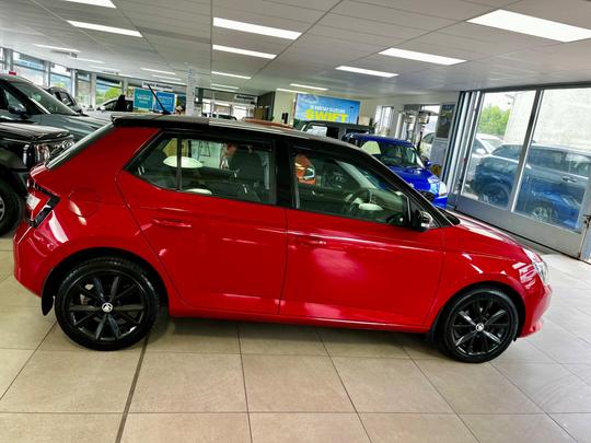 Skoda Fabia Photo at-67cb6c72c81940deaf1c1003af6d5975.jpg