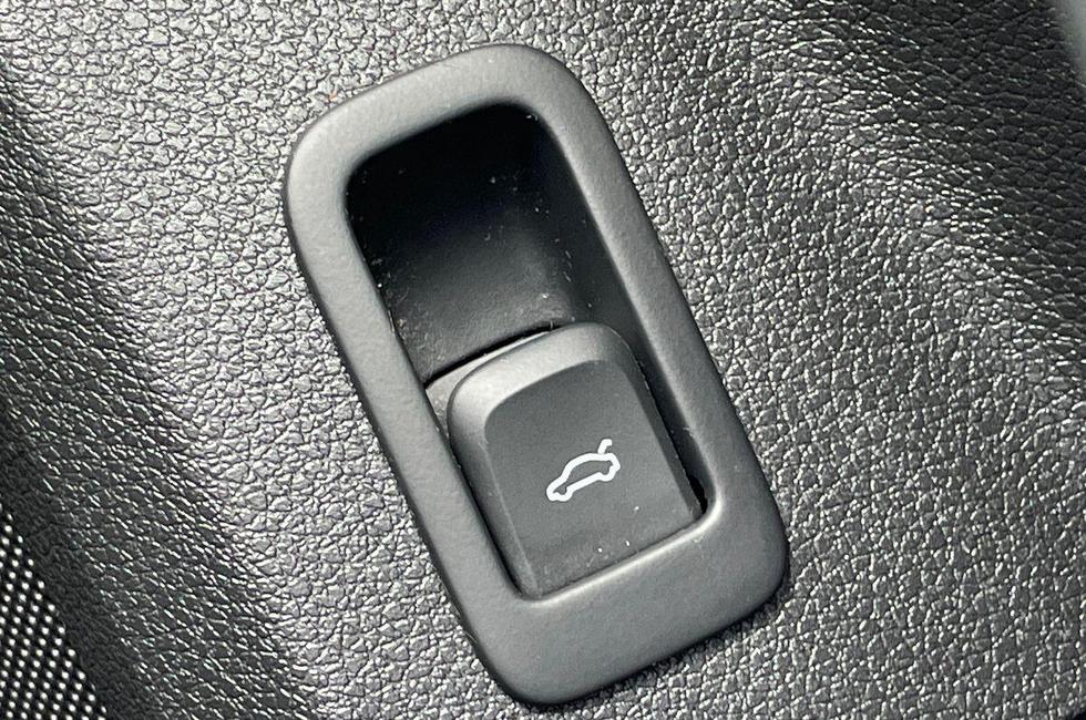 Audi Q2 Photo at-67cb9ba374b74d67a9270c2d1352f821.jpg