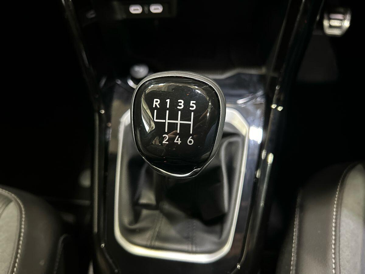 Volkswagen T-Roc Photo at-67ceafcc7eee4463b279ddda032f535e.jpg