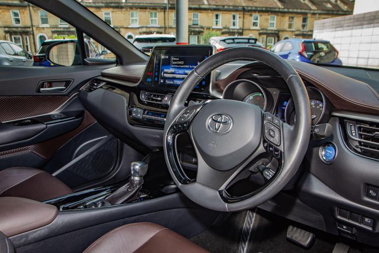 Used Toyota C-HR WN67LLZ 12