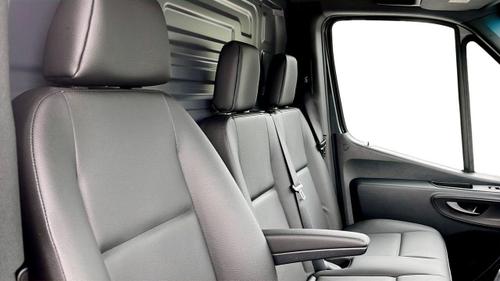 Mercedes-Benz Sprinter Photo at-68145921698e47308df82605fb3936da.jpg