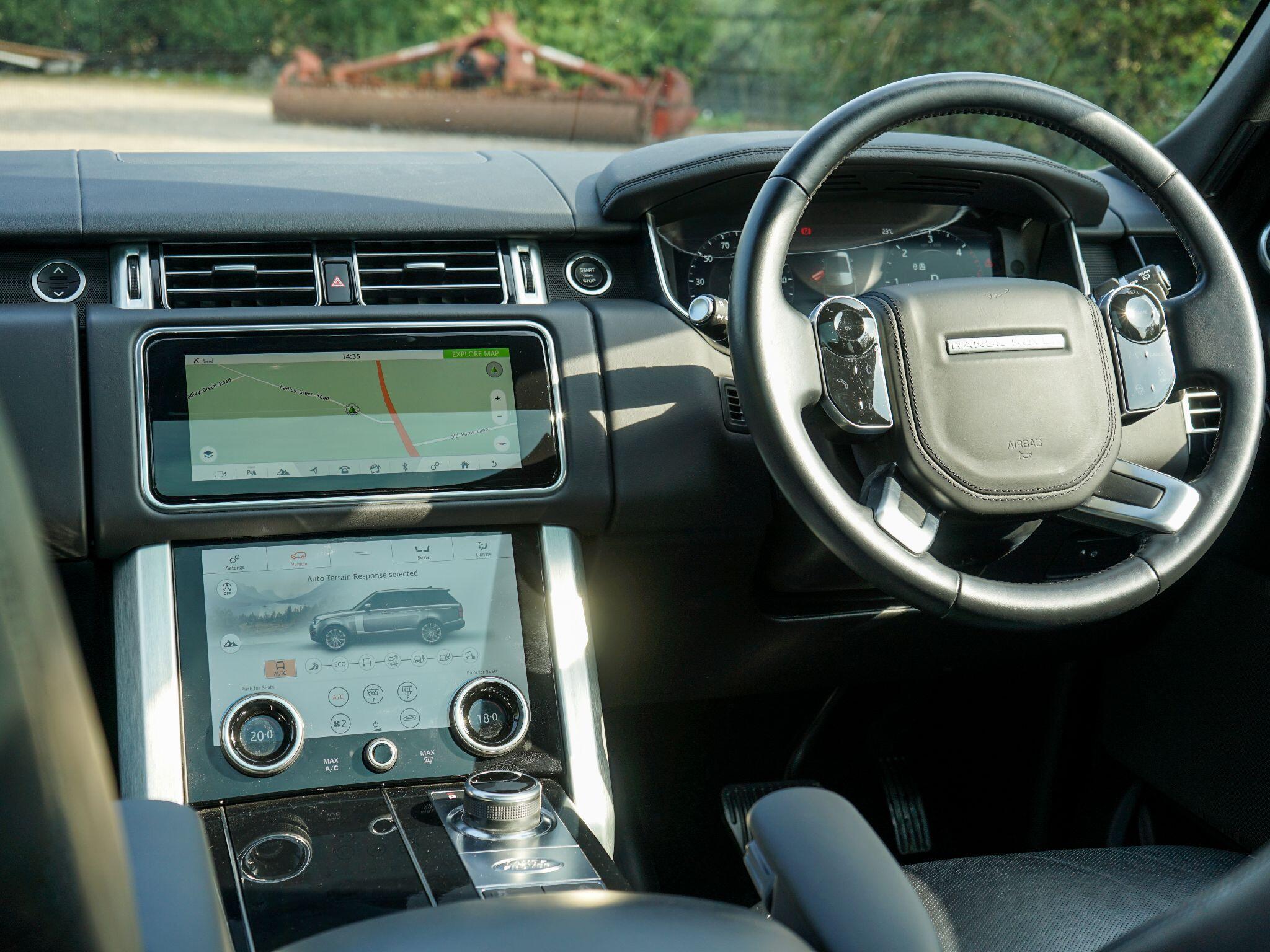 Land Rover Range Rover 3.0 D300 MHEV Vogue SE SUV 5dr Diesel Auto 4WD Euro 6 (s/s) (300 ps) — photo 16