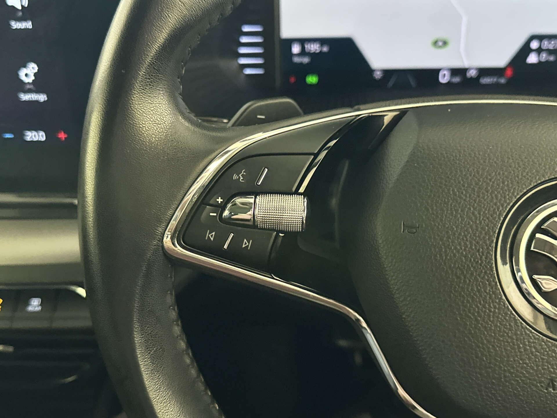 2023 Skoda Octavia thumbnail 19