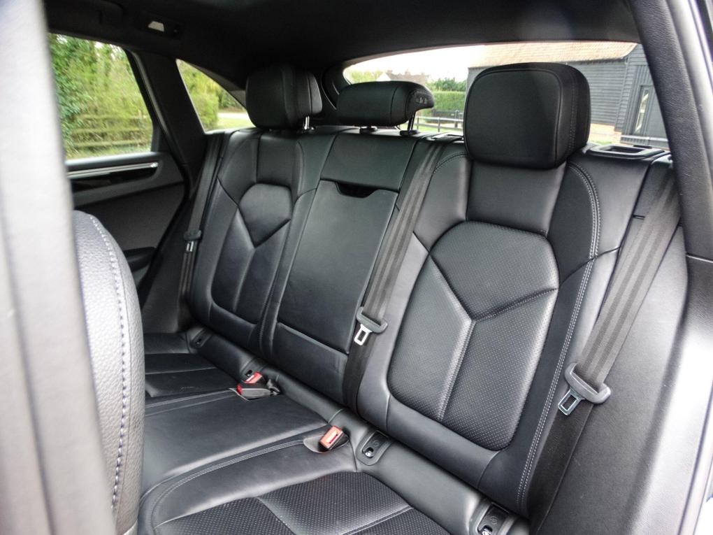 Used Porsche Macan GY67RYF 17