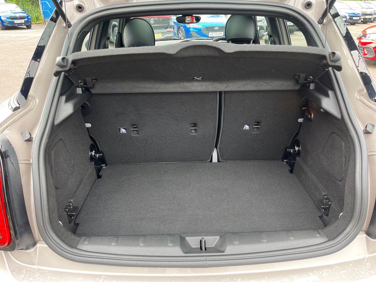 MINI Hatch Photo 25