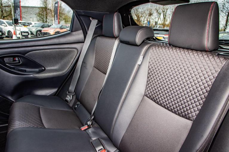 Used Toyota Yaris YY21UPM 7