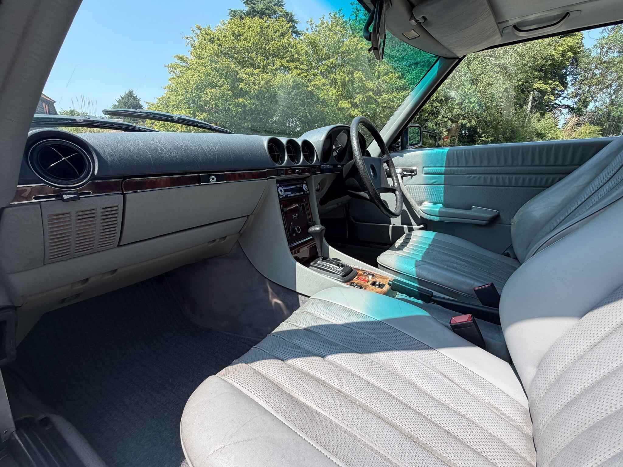 Mercedes-Benz 380 3.8 SL 2dr — photo 12