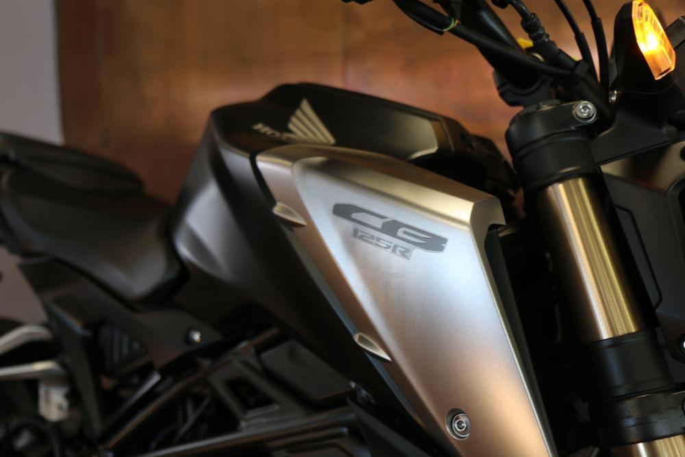 Honda CB125R Photo at-68cdf353c5204f39baf71bfe7dc43a3a.jpg