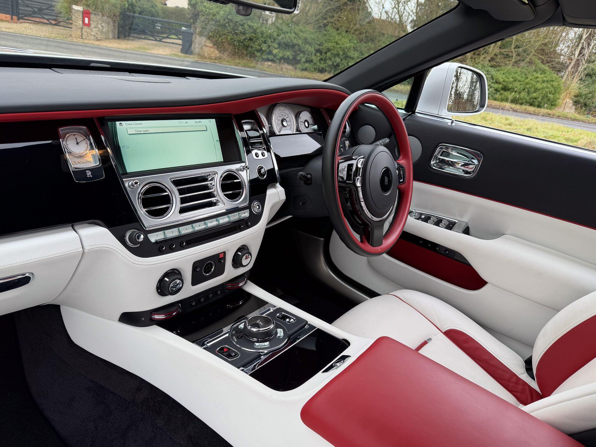 Rolls-Royce Dawn 6.6 V12 Convertible 2dr Petrol Auto Euro 6 (563 bhp) — photo 12
