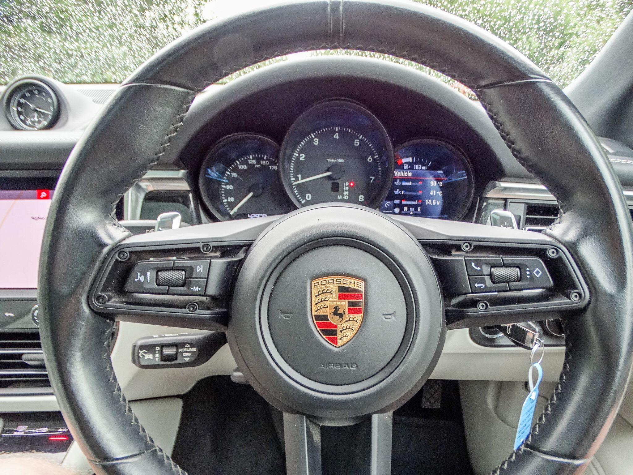 Porsche Macan 2.0T PDK 4WD Euro 6 (s/s) 5dr — photo 7