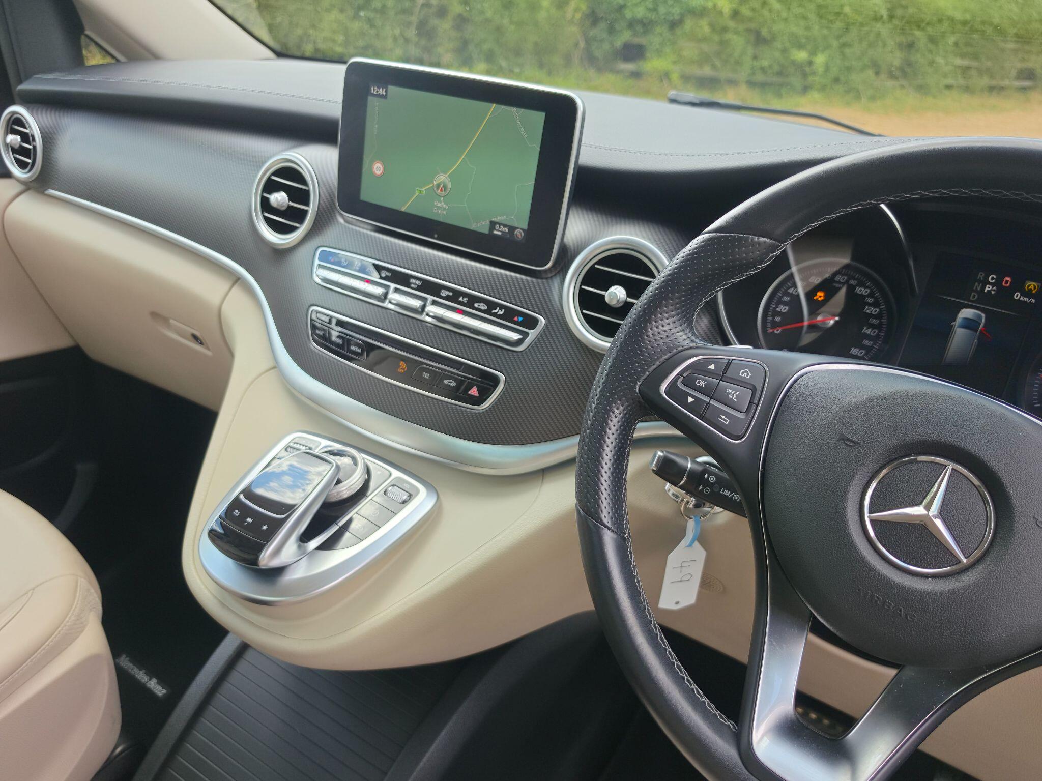 Mercedes-Benz V Class 2.2 V250d AMG Line G-Tronic+ Euro 6 (s/s) 5dr 8 Seat LWB — photo 19