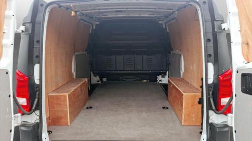 Mercedes-Benz Vito Photo at-696d36c8284e4e50a5b089f946b1ff39.jpg