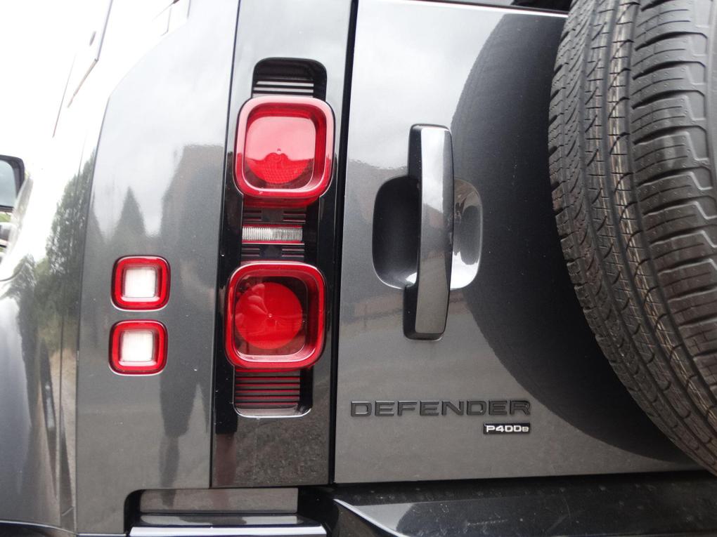 Used Land Rover Defender 110 AD22HPU 13