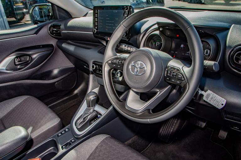 Used Toyota Yaris RE73SVD 12