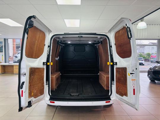 Ford Transit Custom Photo at-698aa744db37442395c0c51b5e2f34c8.jpg