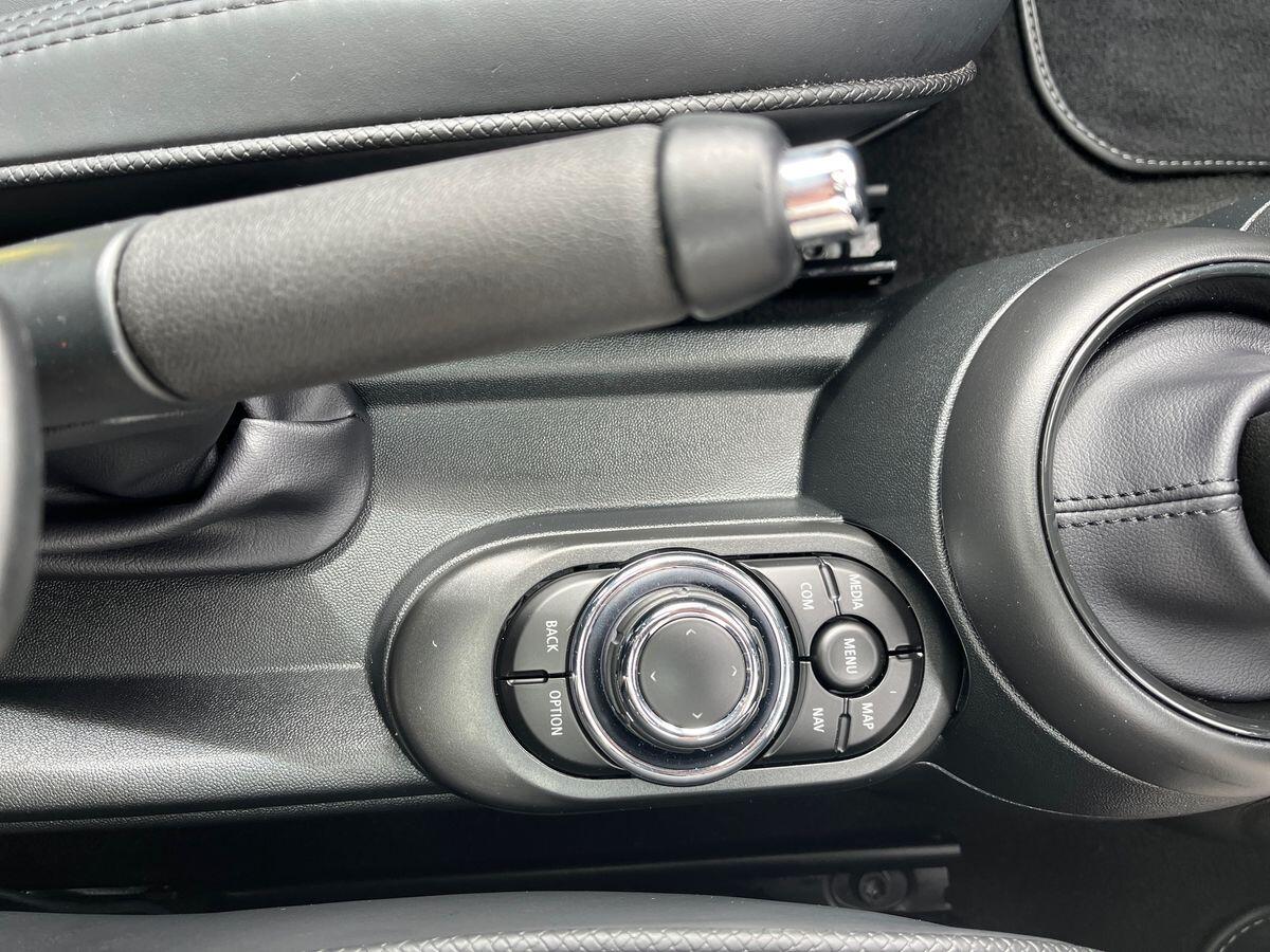 MINI Hatch Photo 36