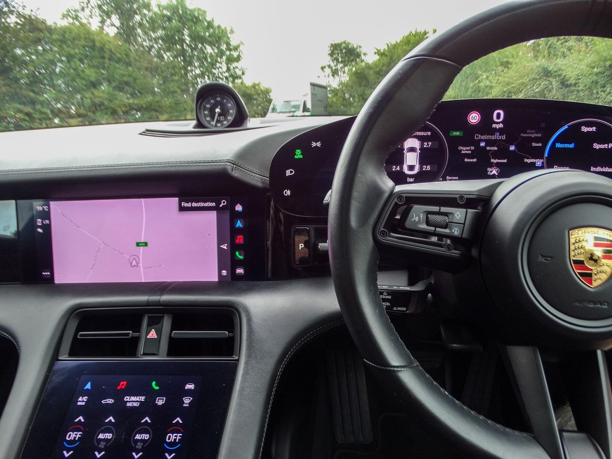 Porsche Taycan Performance Plus 93.4kWh 4S Auto 4WD 4dr (11kW Charger) — photo 9