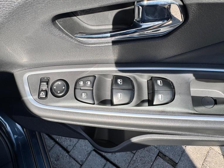 Used Nissan Micra DL22DZJ 4
