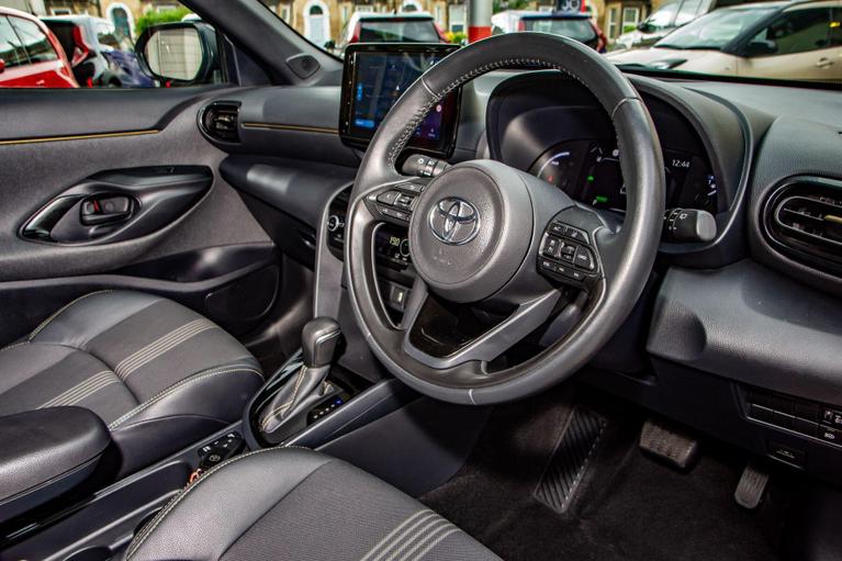 Used Toyota Yaris Cross WR71FSA 28