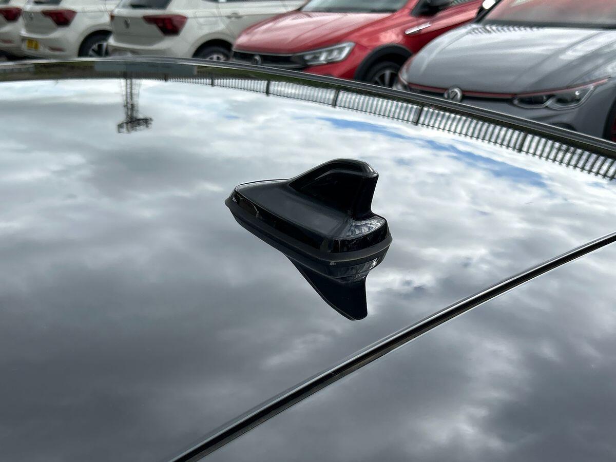Volkswagen Golf Photo at-69e393c6d1a04c489d98fda6240350c4.jpg