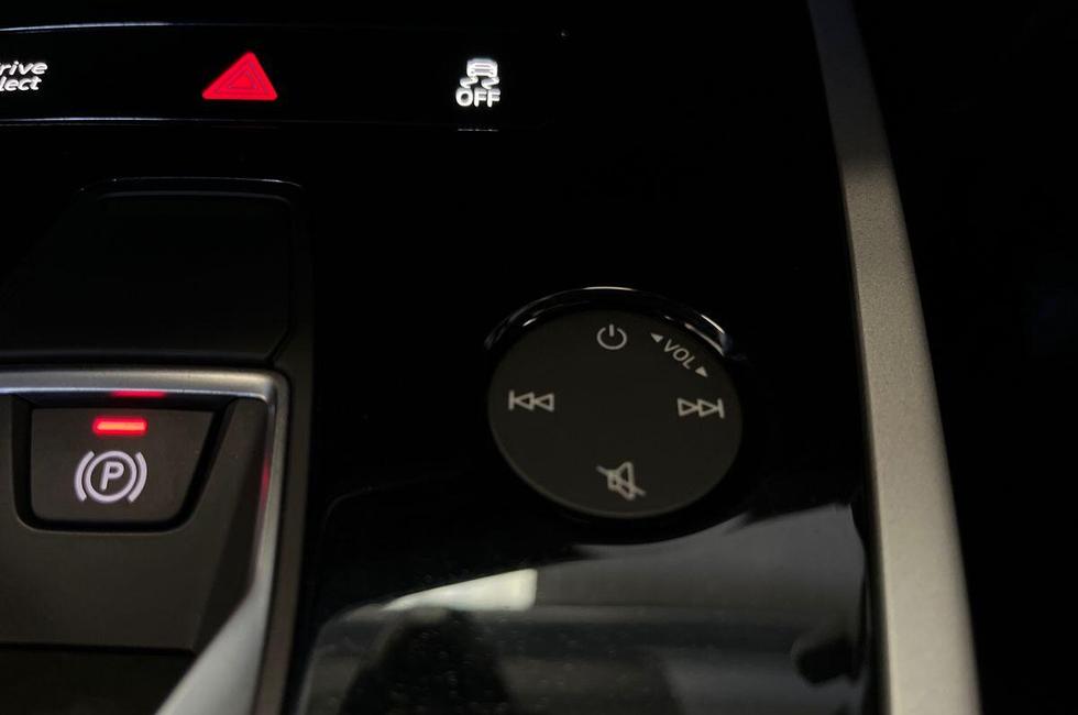 Audi Q4 Photo at-69f21f994b0d4fa1b8d7b2066fb69acf.jpg