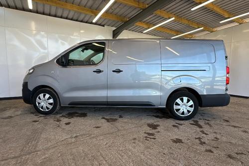Vauxhall VIVARO Photo at-69fc1cfbb6824760afd4486796d35db1.jpg