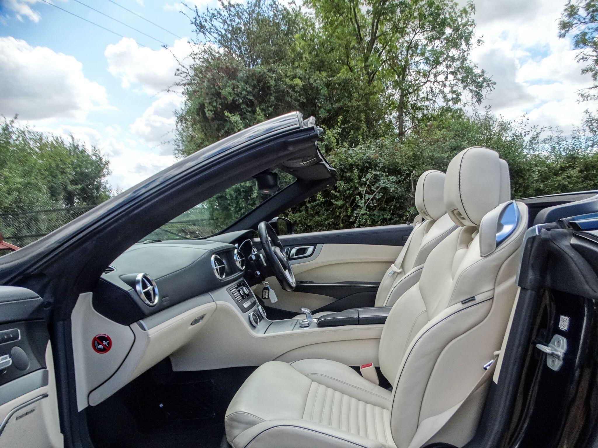 Mercedes-Benz SL 3.0 SL400 AMG Sport Convertible 2dr Petrol G-Tronic Euro 6 (s/s) (333 ps) — photo 3