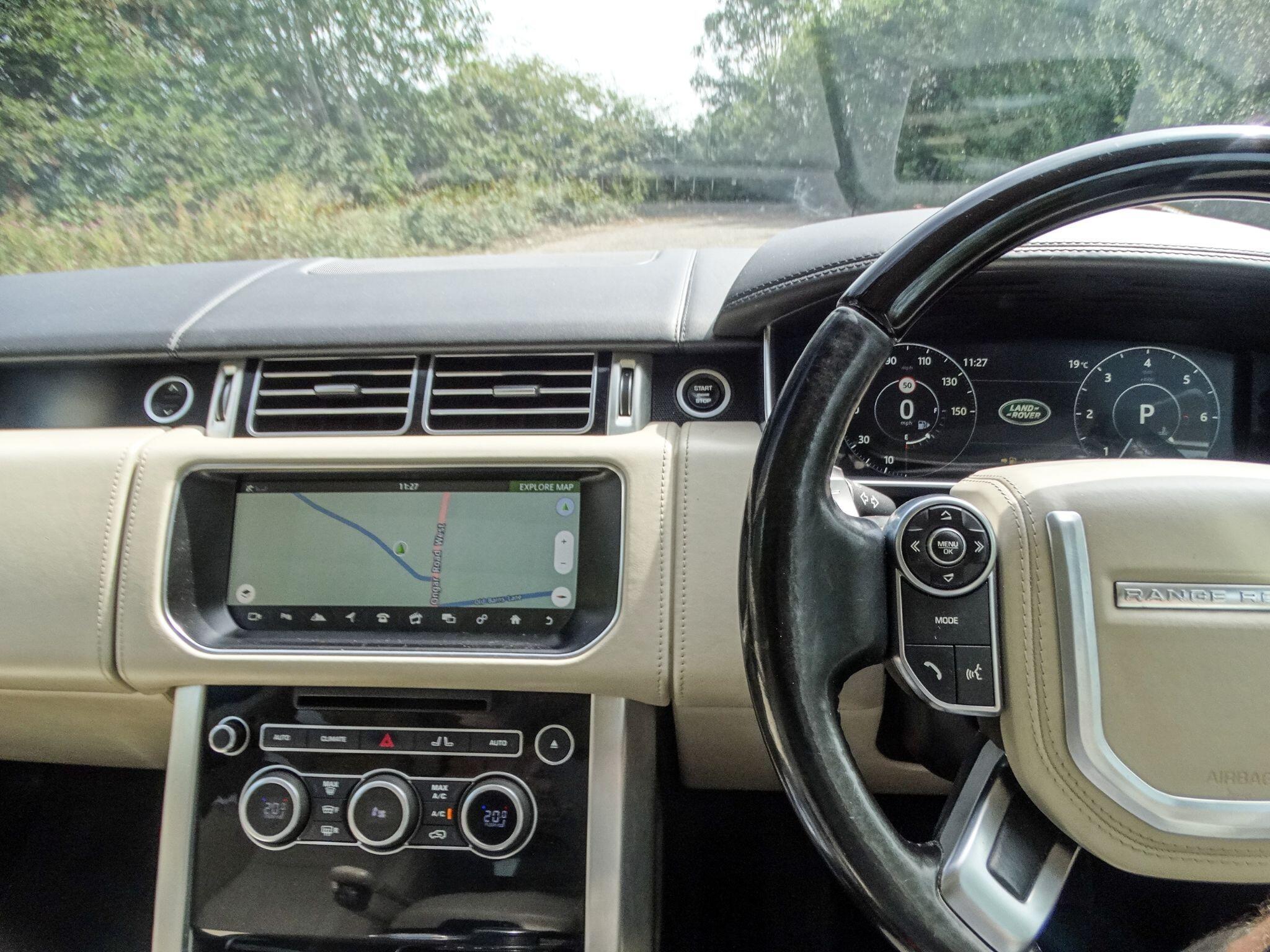 Land Rover Range Rover 4.4 SD V8 Autobiography Auto 4WD Euro 6 (s/s) 5dr — photo 8