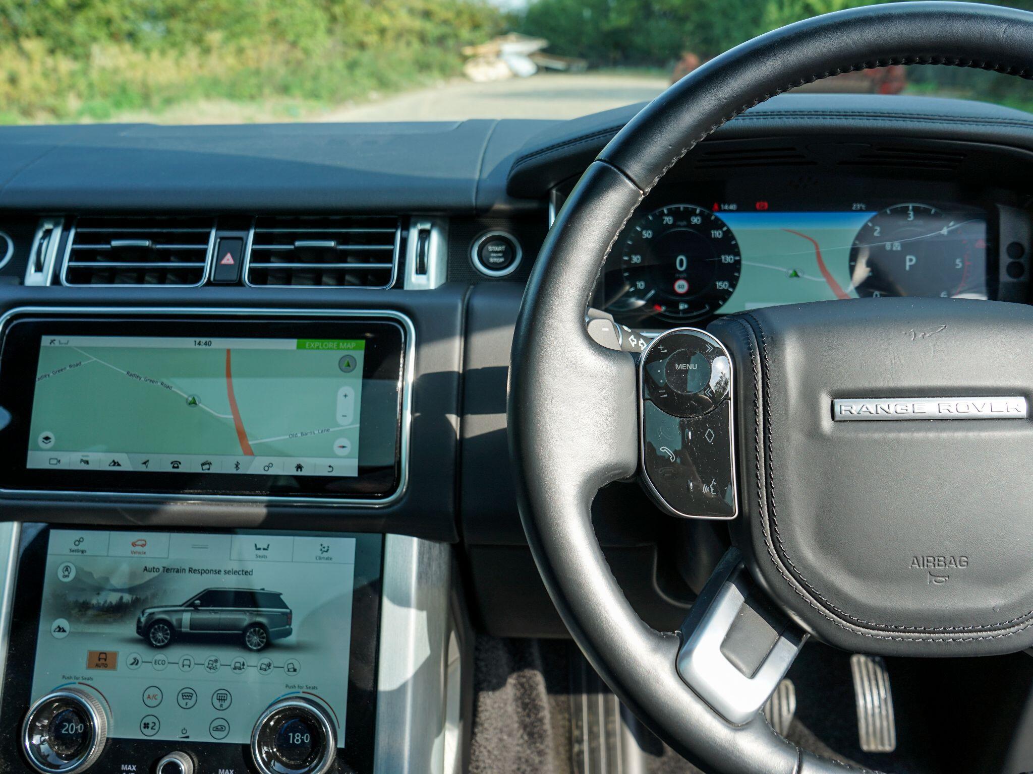 Land Rover Range Rover 3.0 D300 MHEV Vogue SE SUV 5dr Diesel Auto 4WD Euro 6 (s/s) (300 ps) — photo 8