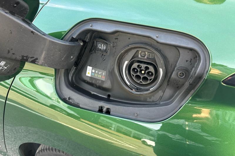 Used Peugeot 308 VO73FKU 24