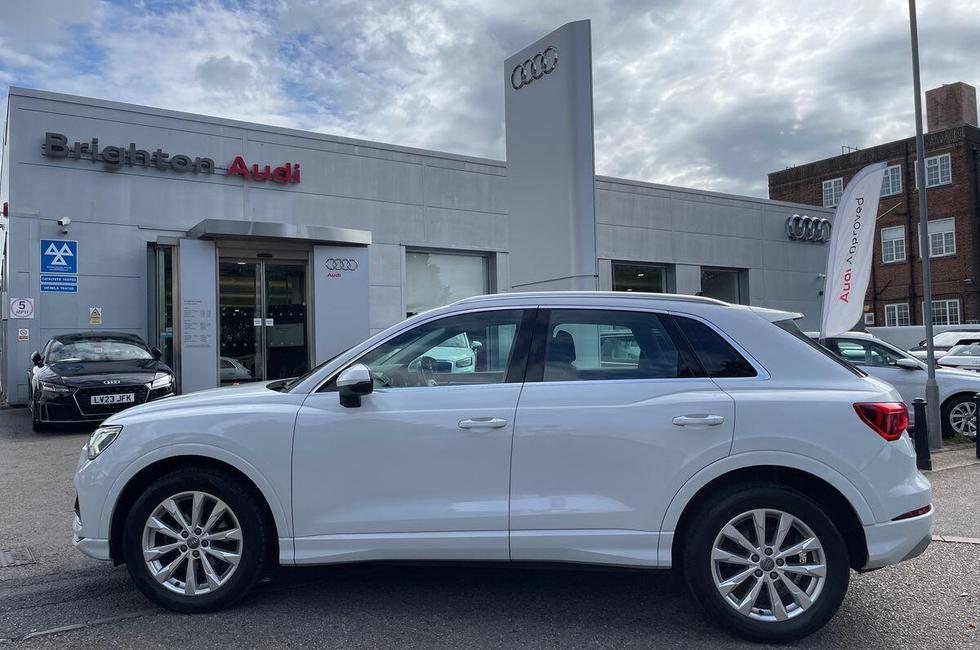 Audi Q3 Photo at-6a45e53f0adf4cbfbc87ce2a64fdfdaf.jpg