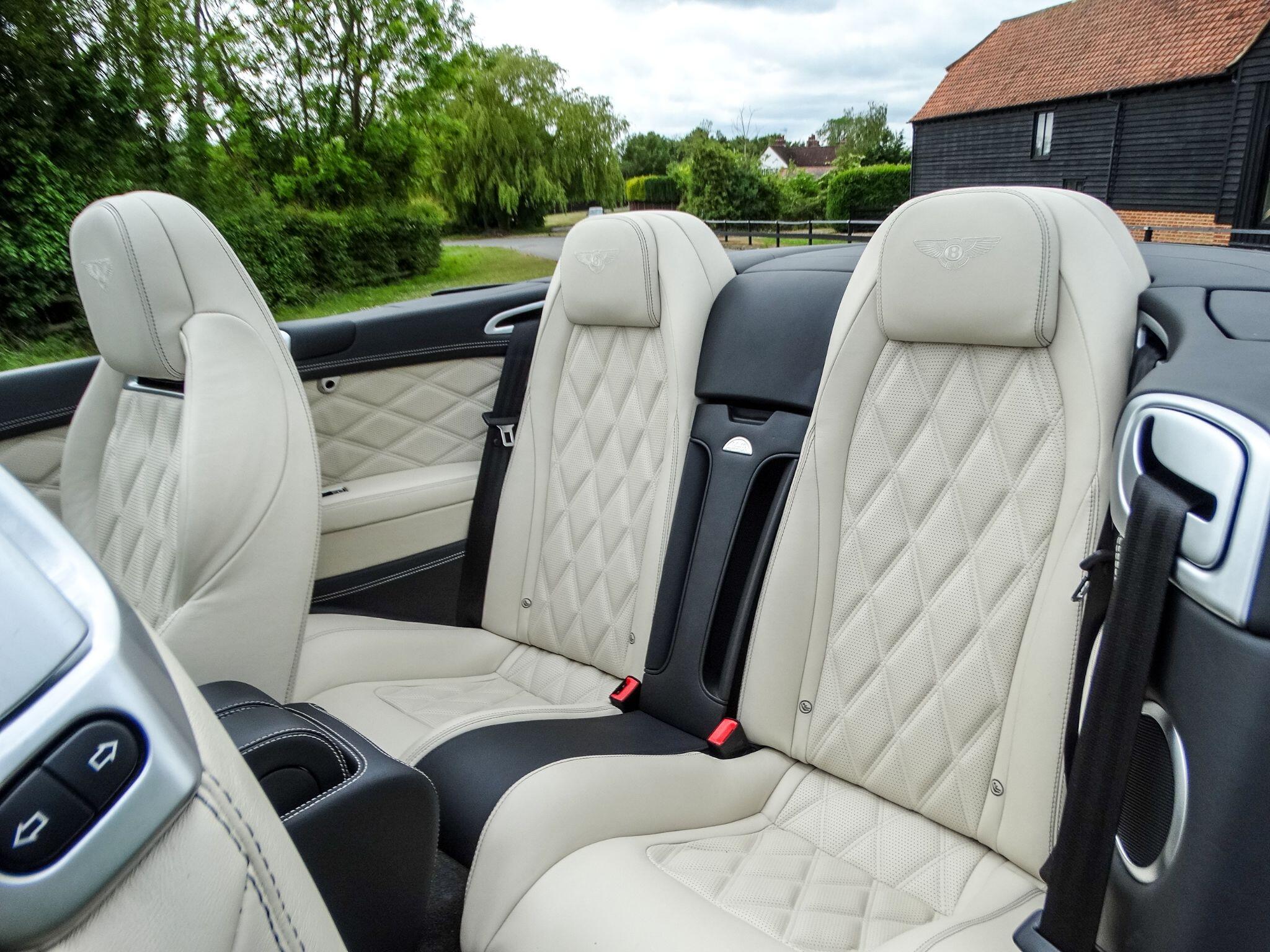 Bentley Continental 6.0 FlexFuel GTC Convertible 2dr Bi Fuel Auto 6Spd 4WD Euro 5 (575 ps) — photo 15